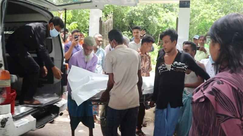 ময়নাতদন্তের জন্য তোলা হলো জুলাই শহীদ ওমরের মরদেহ