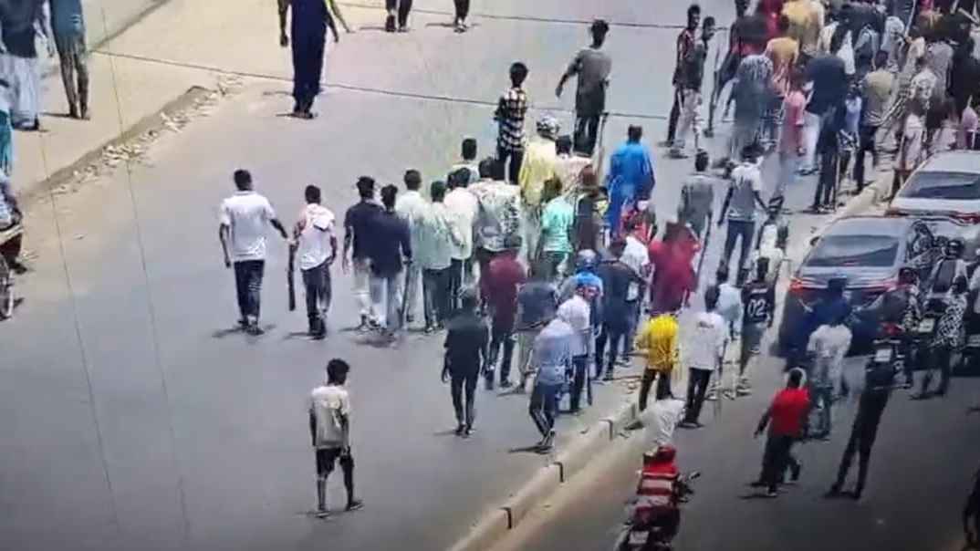 গাজীপুরে বিএনপির দুই গ্রুপের ধাওয়া পাল্টা ধাওয়া, ককটেল বিস্ফোরণ