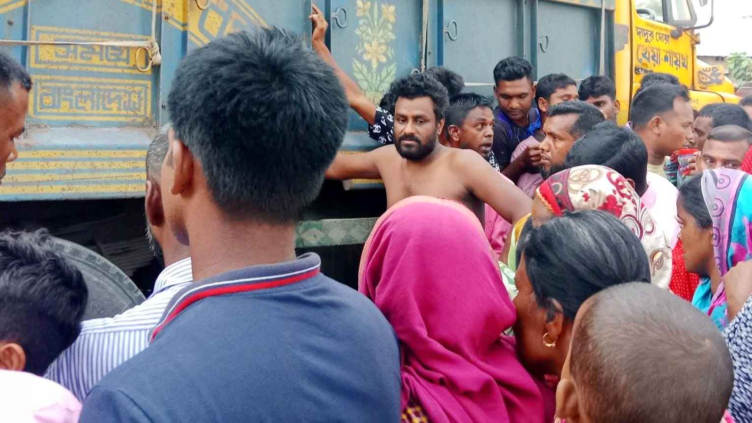 ঠাকুরগাঁওয়ে ট্রাকের ধাক্কায় গৃহবধূর নিহত