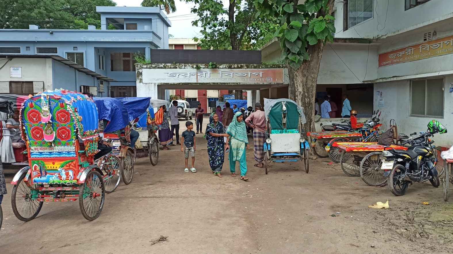 রাজবাড়ীতে ৬ মাস ধরে নেই চোখের ডাক্তার, চিকিৎসা বঞ্চিত ১২ লাখ মানুষ