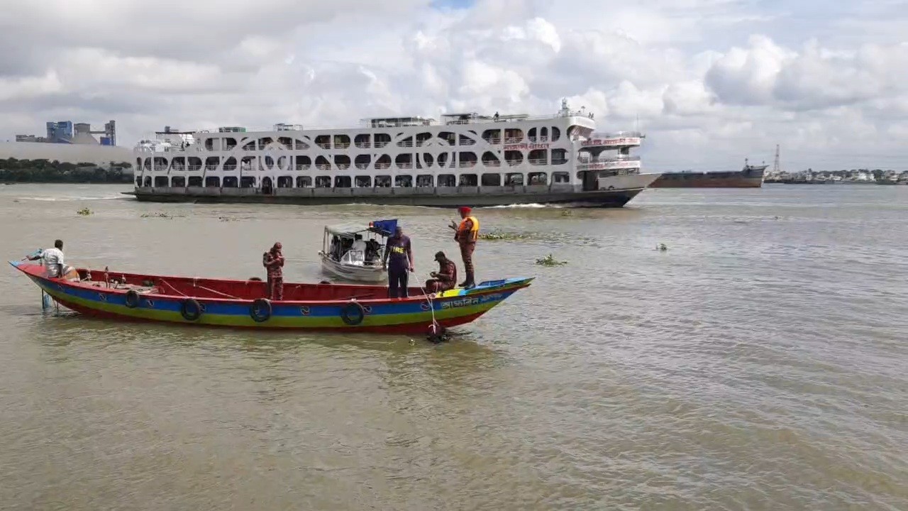 thumbnail_Munshiganj_Footage-_(লঞ্চ_থেকে_পরে_নিখোঁজ_এক)(8)