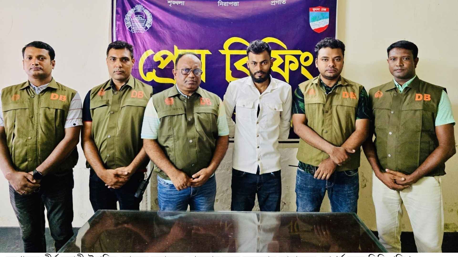 যশোরে শীর্ষ সন্ত্রাসী ডলার গ্রেফতার