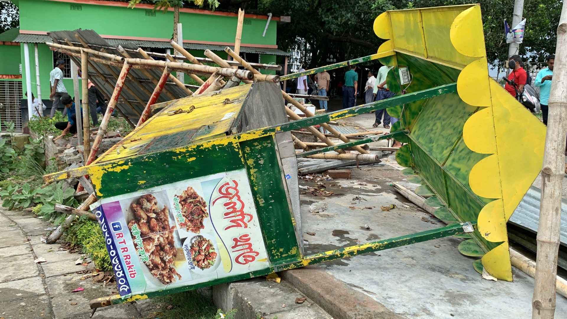 রাজশাহীতে অবৈধ স্থাপনা উচ্ছেদে প্রশাসনের অভিযান