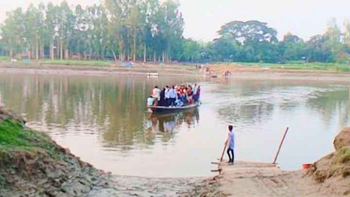 নৌকায় তাদের ভরসা