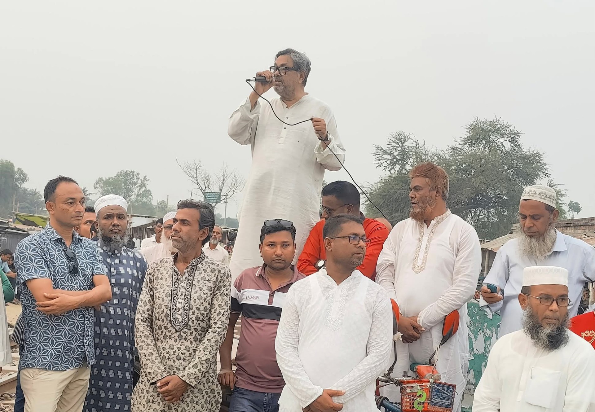 thumbnail_নওগাঁ-৬_আসনের_বিনপির_মনোনয়ন_প্রত্যাশী_আলমগীর_কবির