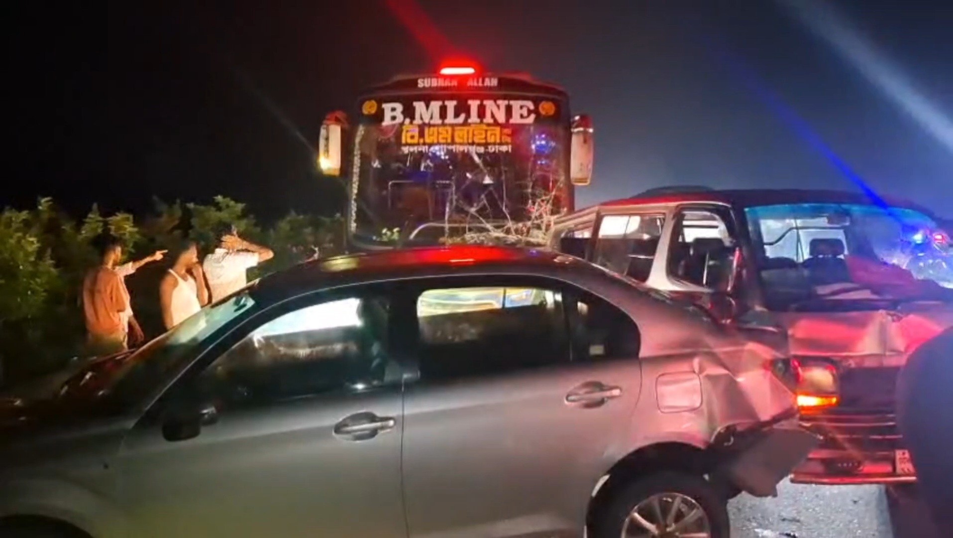 thumbnail_ফুটেজ-(প্রাইভেটকার_চালক_নিহত)_মুন্সিগঞ্জ_20.06.2025(1)