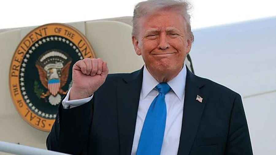 যুক্তরাষ্ট্রে ‘ট্রাম্প কার্ড’ বিক্রি শুরু