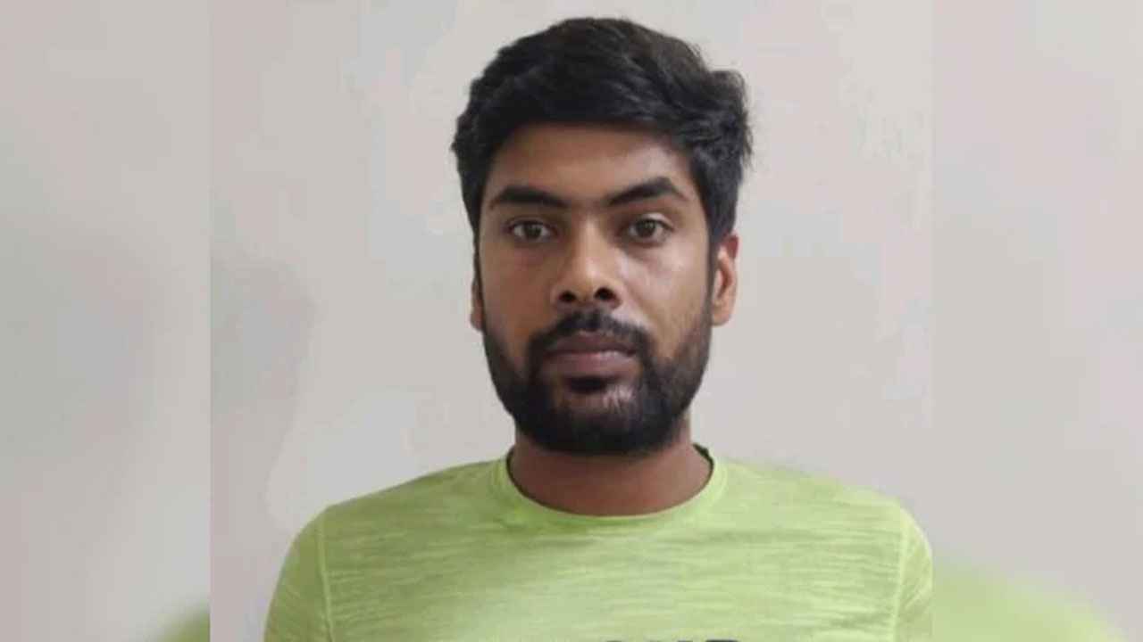 পাকিস্তানের চর সন্দেহে ভারতের নৌবাহিনীর কর্মী গ্রেফতার