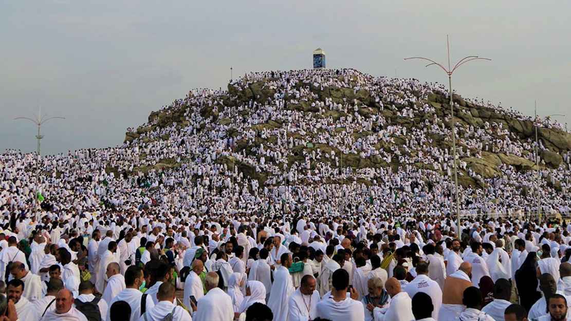 আরাফার রোজা সৌদির হিসাবে রাখবেন নাকি বাংলাদেশের?