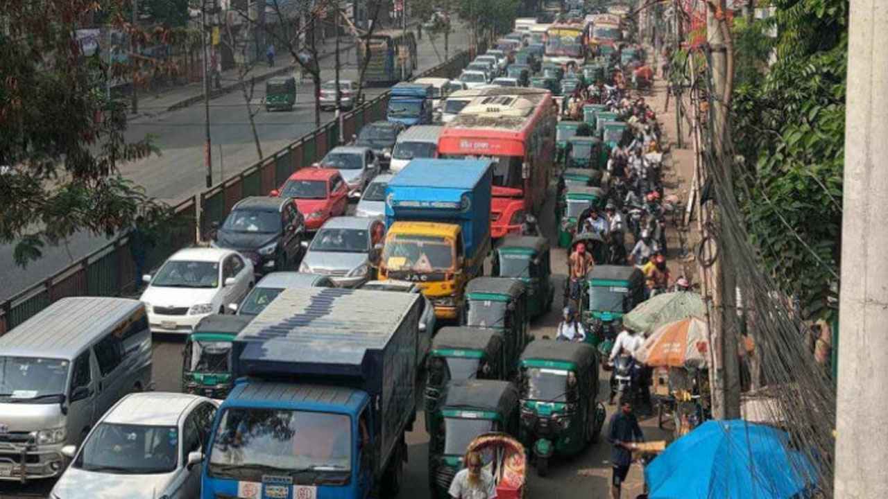 রামপুরার সড়কে যানজট কমাতে নতুন পথ নির্দেশনা