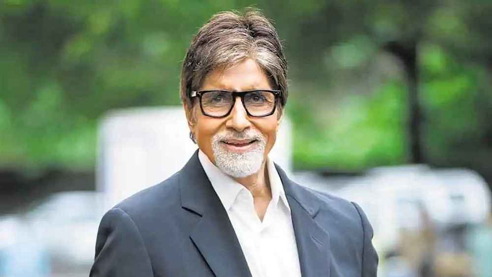 যে ছবিতে প্রথম চুমুর দৃশ্যে দেখা যায় অমিতাভকে 