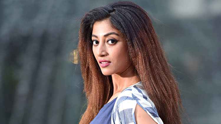 ‘মেয়েরা মেয়েদের শত্রু’ বাক্যটি কি মিথ্যা— প্রশ্ন পাওলির 