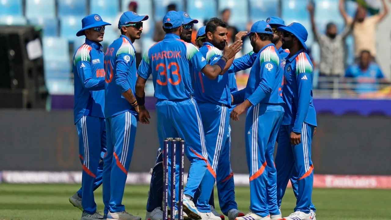 বলে থুতু ব্যবহারের অনুমতি চান ভারতের তারকা পেসার