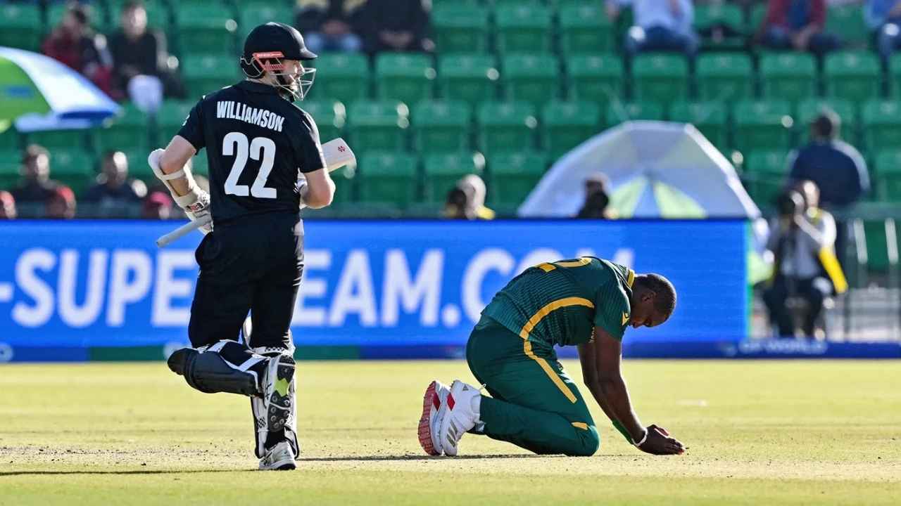 ফাইনালে ওঠার লড়াইয়ে দক্ষিণ আফ্রিকাকে বিশাল লক্ষ্য দিল নিউজিল্যান্ড