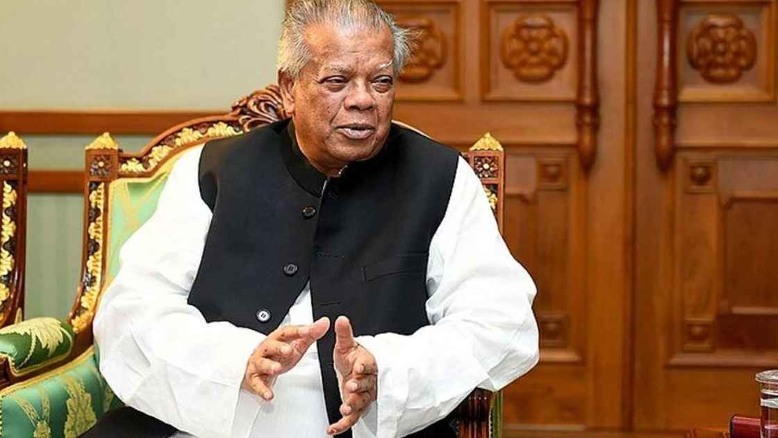 স্ত্রী-মেয়েসহ আমুর ৪৪ ব্যাংক হিসাব অবরুদ্ধ