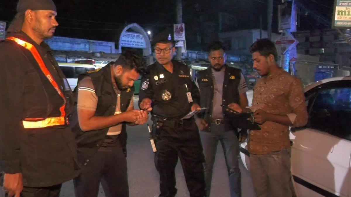 ভোলার সড়কে রাতভর র্যাবের তল্লাশি