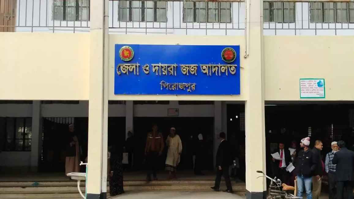 আদালত প্রাঙ্গণ থেকে আইনজীবী গ্রেফতার, যা বলছেন আইনজ্ঞরা