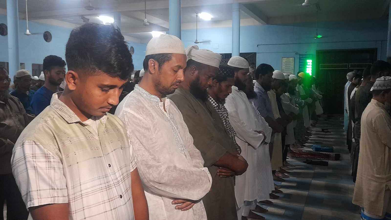 মসজিদে মসজিদে তারাবি, দেশজুড়ে রমজানের আবহ