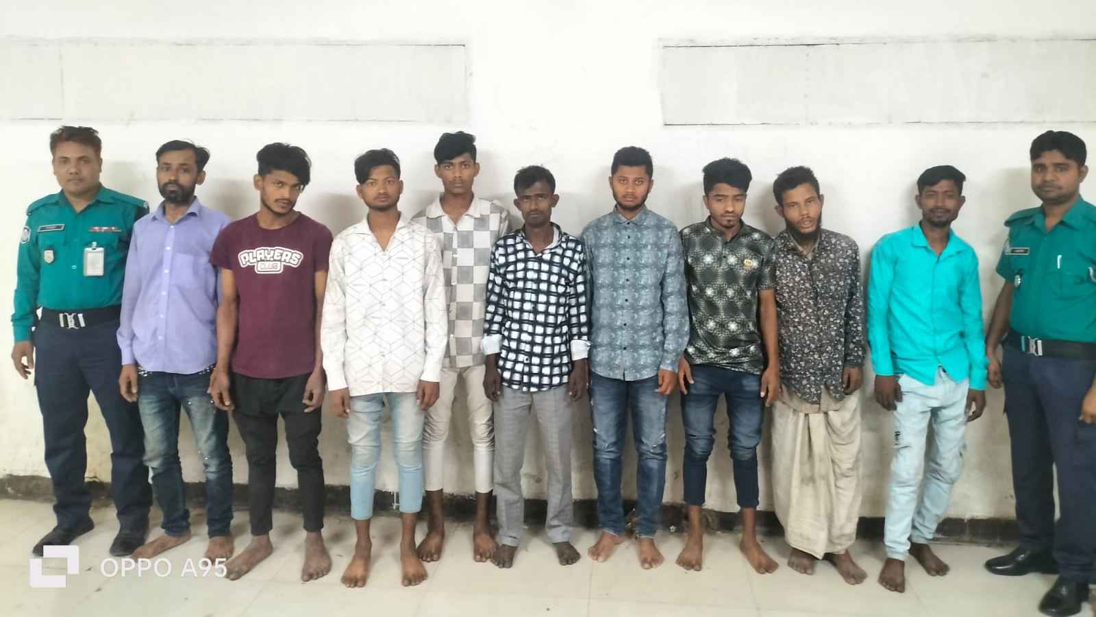 মোহাম্মদপুর থেকে মাদক কারবারিসহ ১০ জন গ্রেফতার