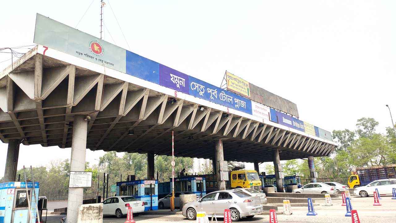 যমুনা সেতু মহাসড়কে যানবাহনের চাপ থাকলেও নেই ভোগান্তি