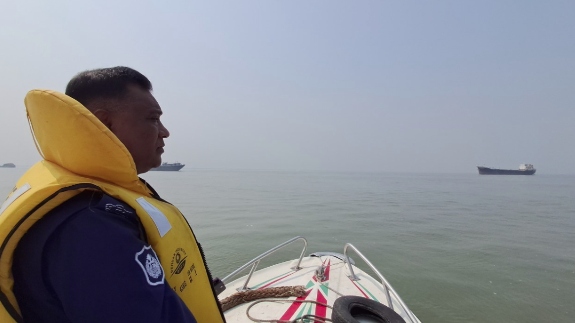 জেলে শূন্য মেঘনার অভয়াশ্রম এলাকা