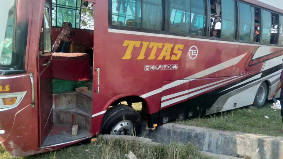খুলনায় সড়ক দুর্ঘটনায় ইজিবাইক চালকের মৃত্যু