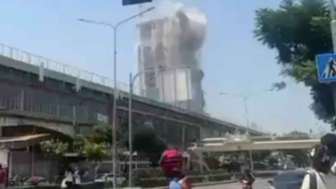 ভূমিকম্পে ব্যাংককে ধ্বসে পড়ল বহুতল ভবন