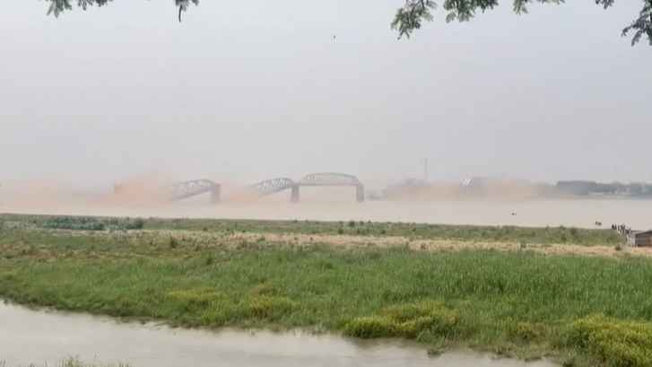 মিয়ানমারে ভূমিকম্পে ধসে পড়েছে ৯১ বছরের পুরনো সেতু