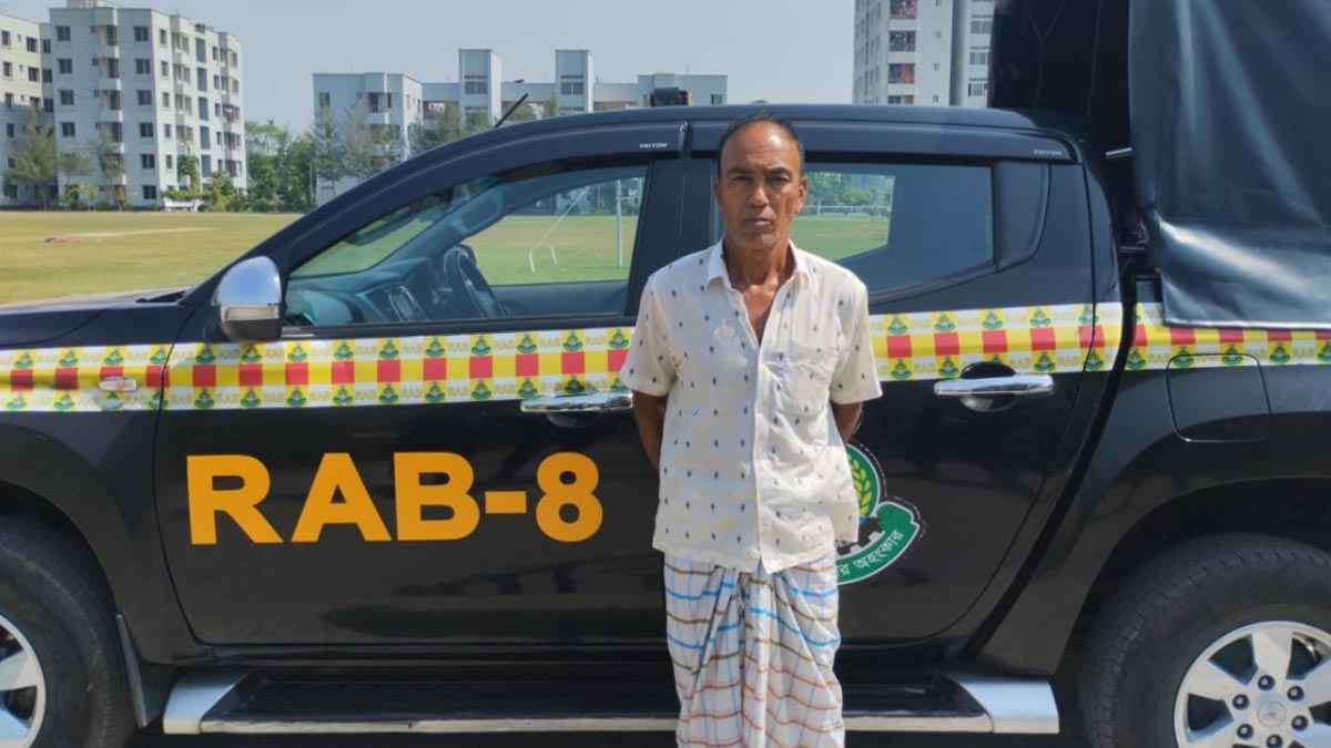 মসজিদে ঢুকে ৩ জনকে হত্যার প্রধান অভিযুক্তসহ গ্রেফতার ২