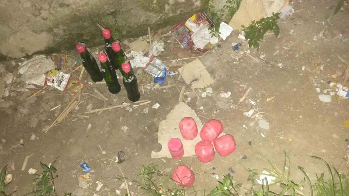 পাবনায় আ.লীগের গোপন মিটিং থেকে ককটেল ও পেট্রোল বোমা উদ্ধার