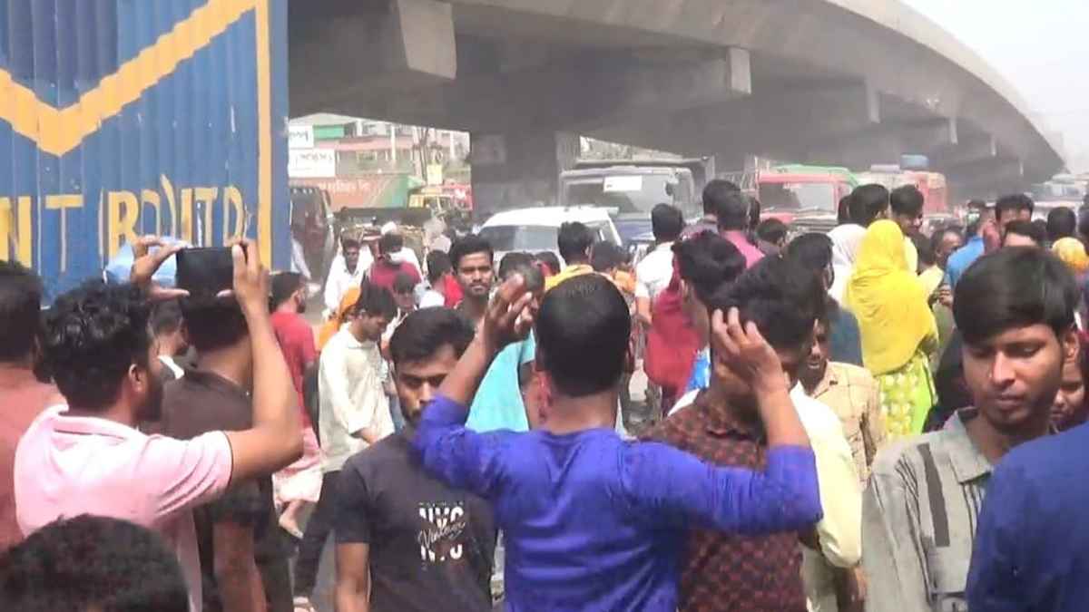 নারী শ্রমিক আত্মহত্যার জেরে শ্রমিক অসন্তোষ, অবরোধ