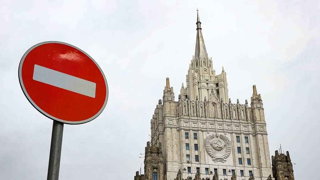 জাপানের পররাষ্ট্রমন্ত্রীর ওপর রাশিয়ার নিষেধাজ্ঞা