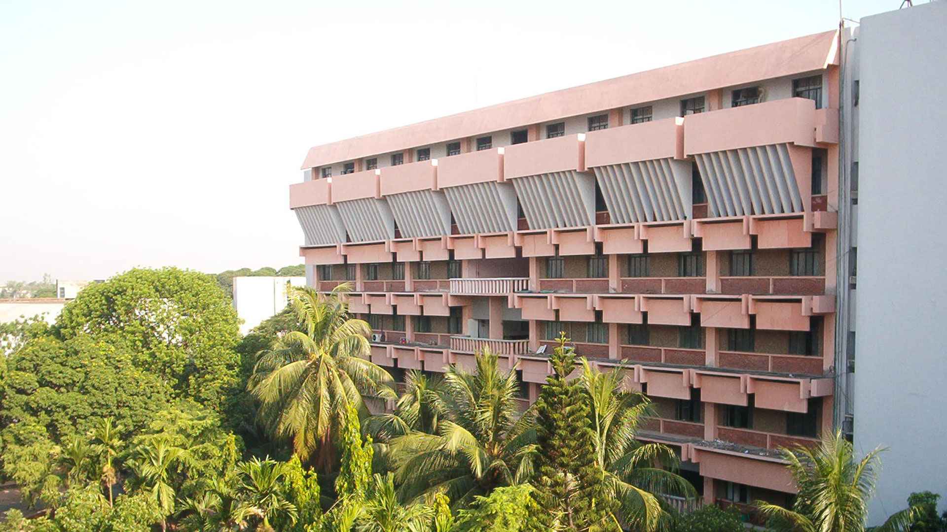 ৪৬ শিক্ষক নিয়োগ দেবে বুয়েট 