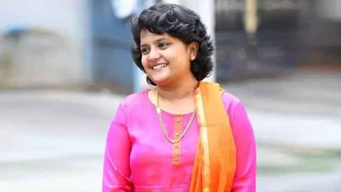 ৩০টির বেশি সিনেমার নায়িকা এখন সরকারি কর্মকর্তা