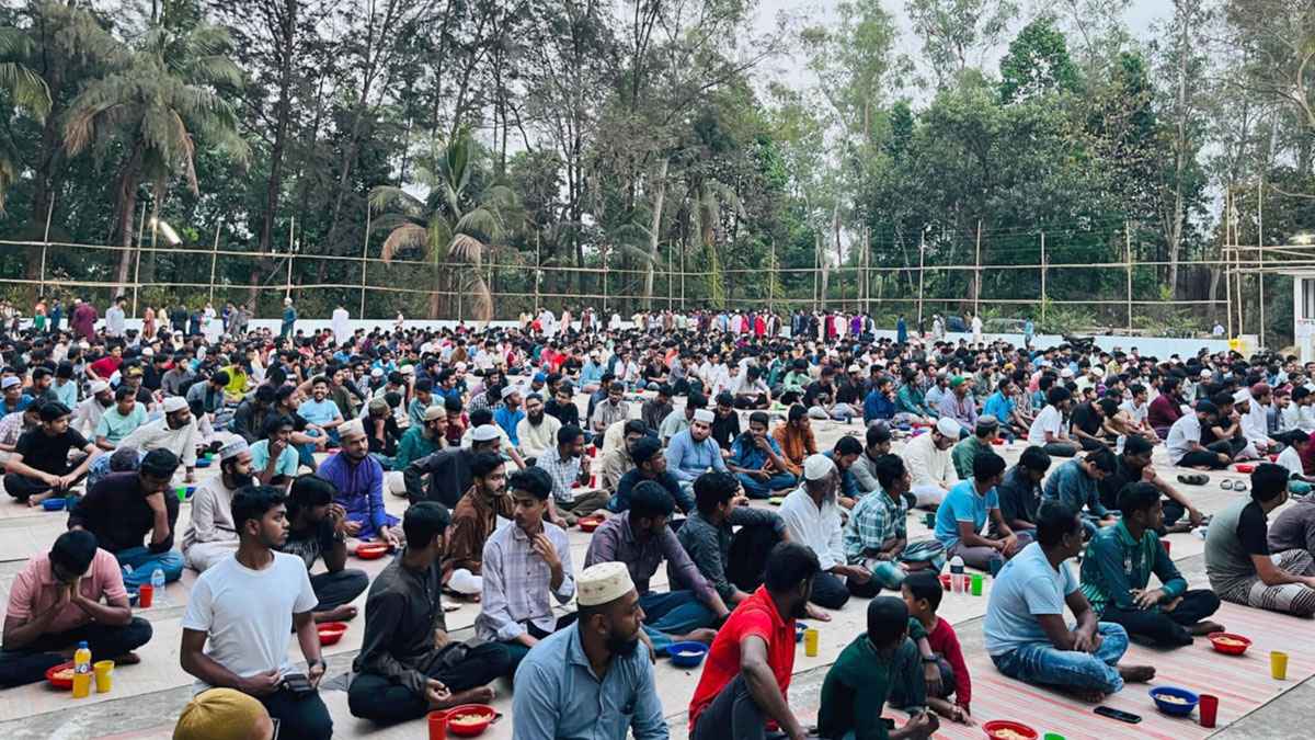 চবিতে ছাত্রশিবিরের উদ্যোগে ৪০ হাজার শিক্ষার্থী পেলেন ফ্রি ইফতার