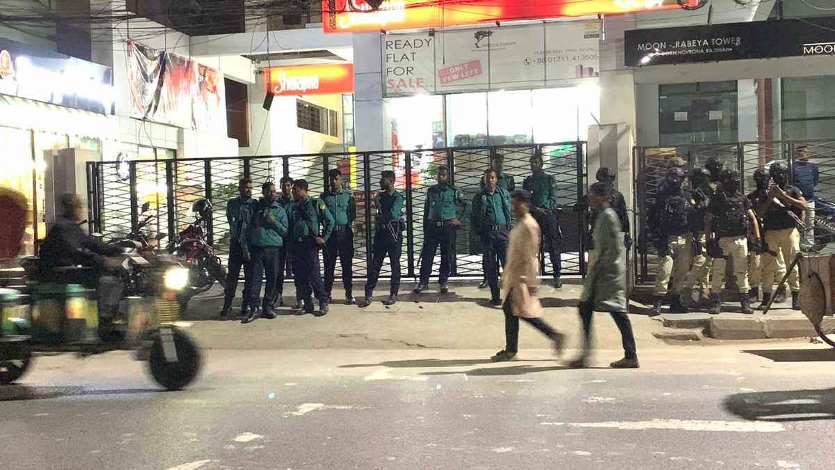 রাজশাহীতে বিএনপির দুপক্ষের সংঘর্ষ, গোলাগুলি-ককটেল বিস্ফোরণ