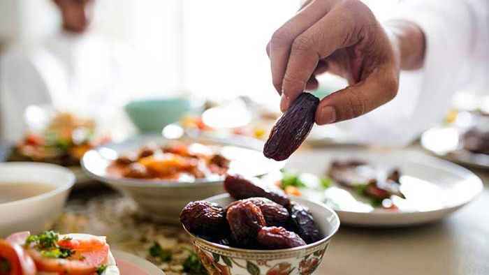 ইফতার দেরিতে করলে কী হয়