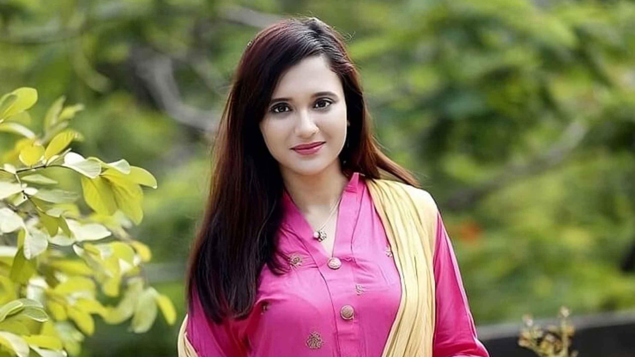 চুপিসারে নতুন পরিচয়ে সাবিলা নূর