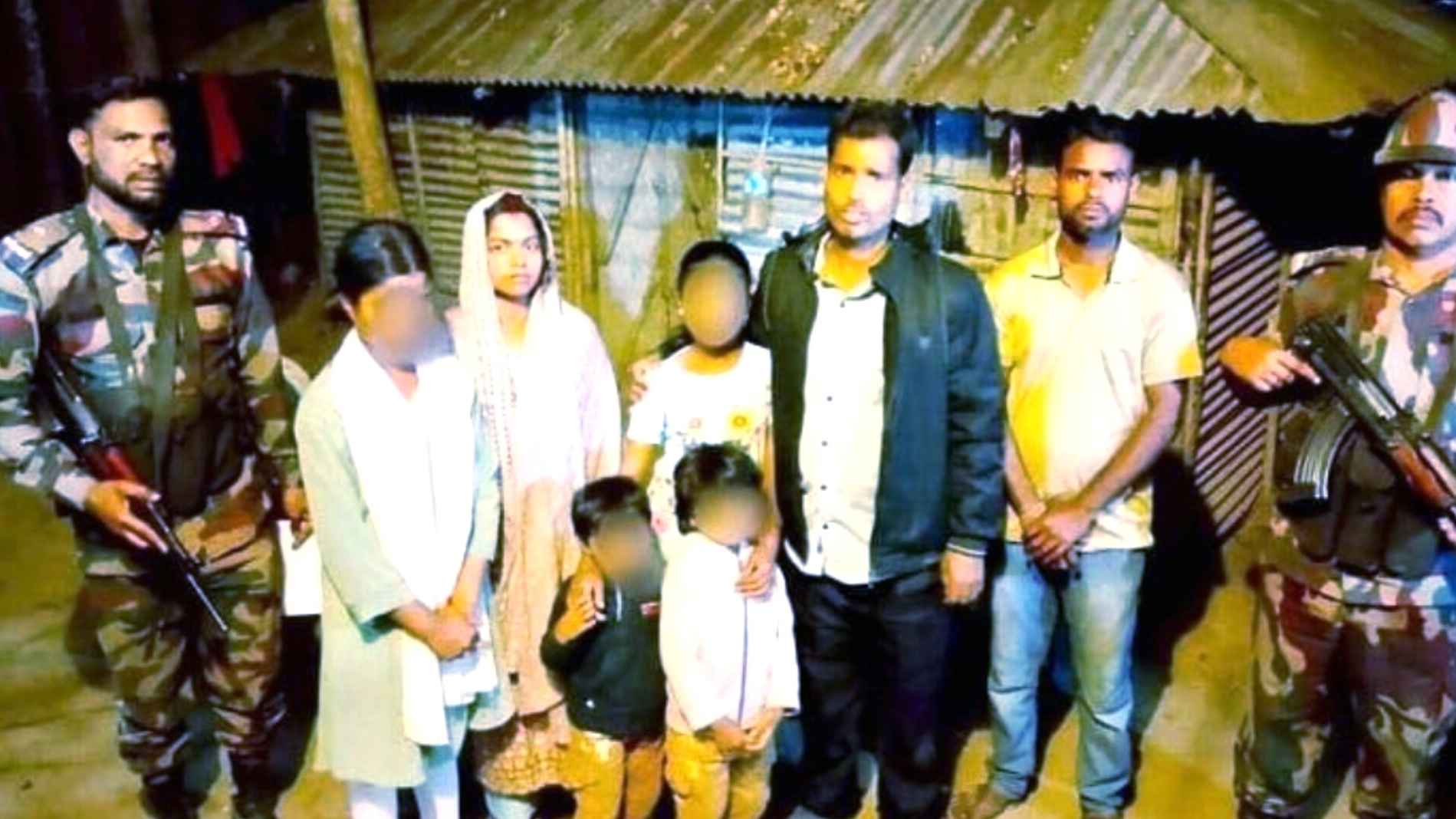 বিনা পাসপোর্টে ভারতে যাওয়ার সময় নারী-শিশুসহ আটক ৭