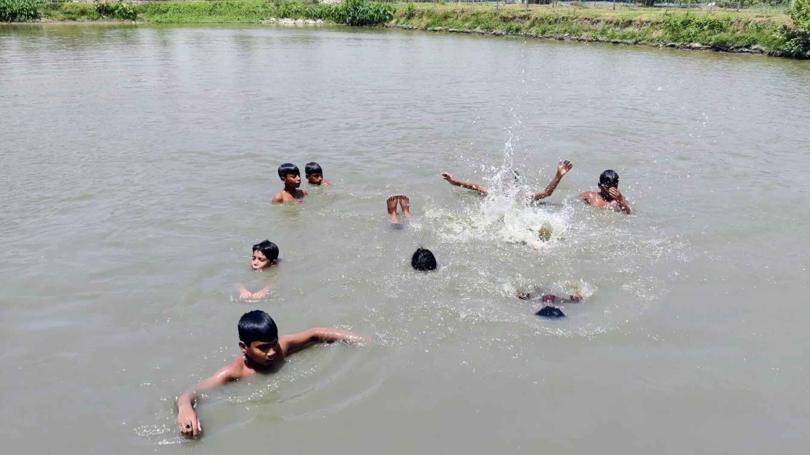 চুয়াডাঙ্গায় তীব্র তাপপ্রবাহ অব্যাহত, কাল-পরশু কমার সম্ভাবনা