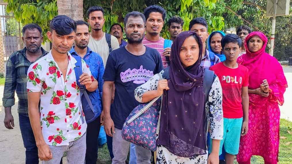 জীবননগর সীমান্তে অবৈধ অনুপ্রবেশকালে আটক ১৪