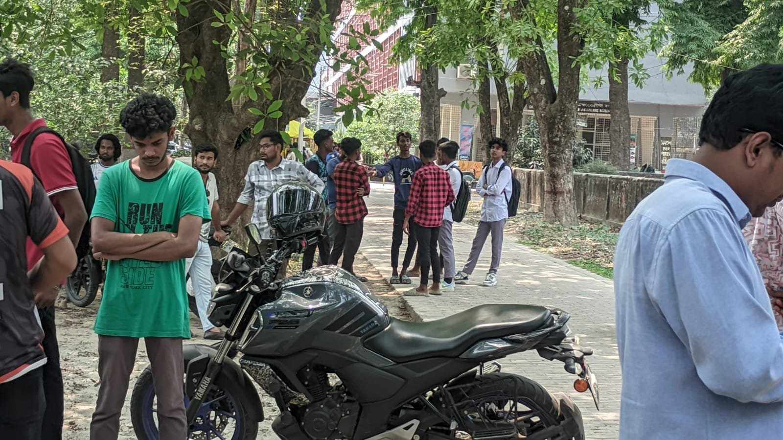 1000088105 1000088105