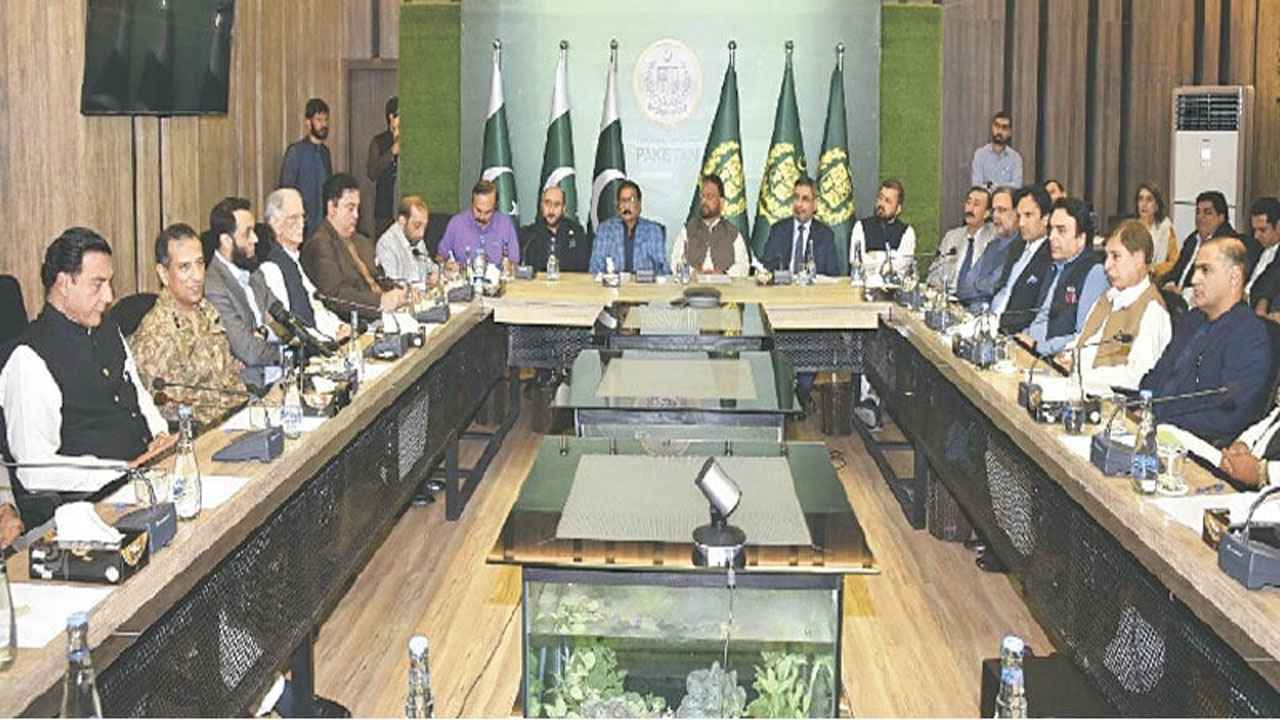 পাকিস্তানের সশস্ত্রবাহিনী কঠোর হুঁশিয়ারি দিল ভারতকে