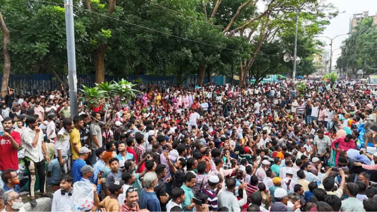 সচিবালয় অভিমুখে লংমার্চ, শিক্ষক নেতা কাওছার আটক