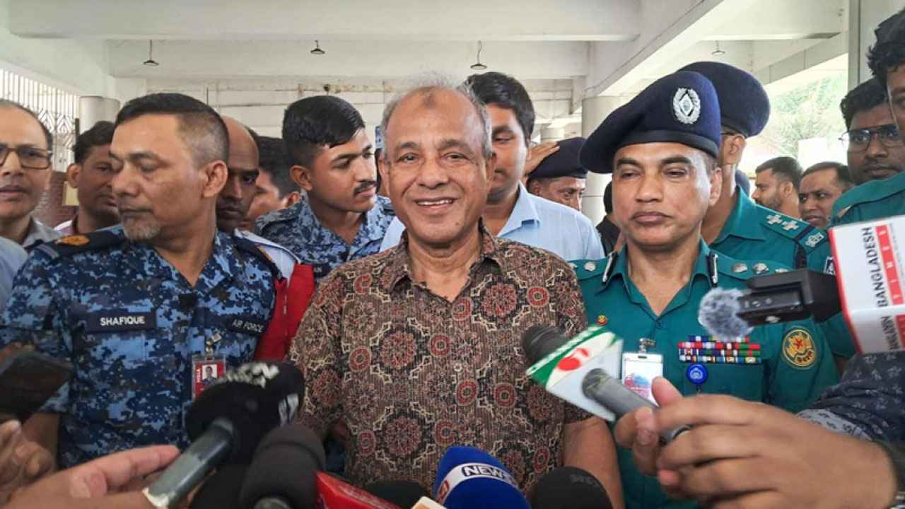 আব্দুল হামিদের দেশত্যাগে আরও কারও গাফিলতি থাকলে ব্যবস্থা: উপদেষ্টা