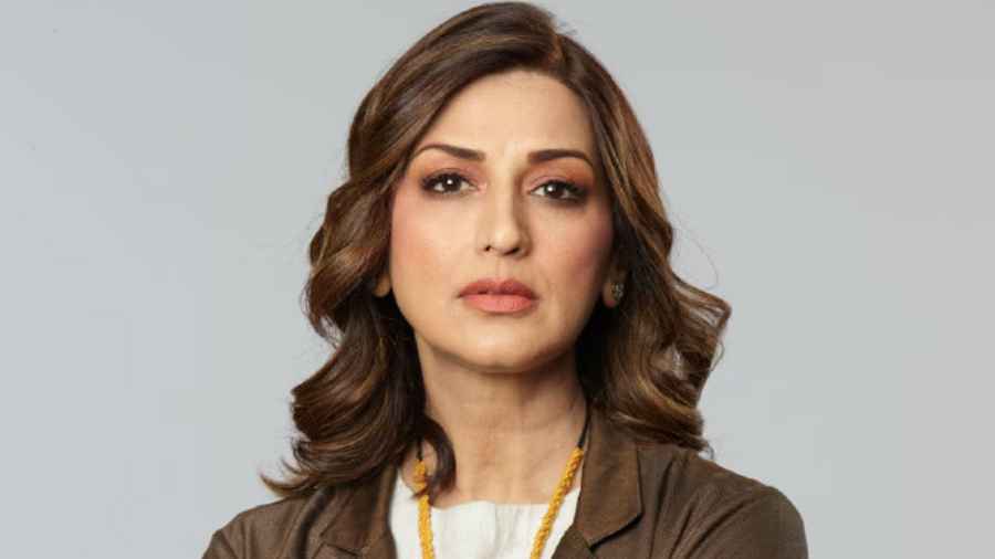 অজান্তেই গর্ভে সন্তান এসেছিল সোনালি বেন্দ্রের