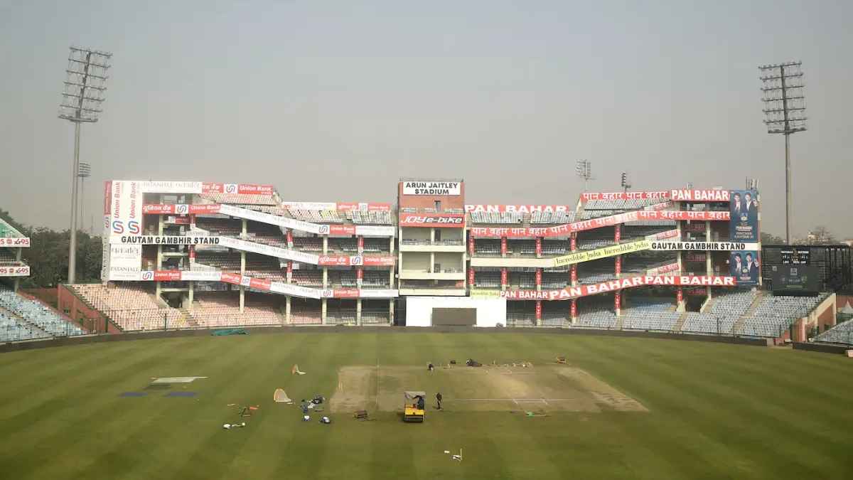 দিল্লি স্টেডিয়াম উড়িয়ে দেওয়ার হুমকি