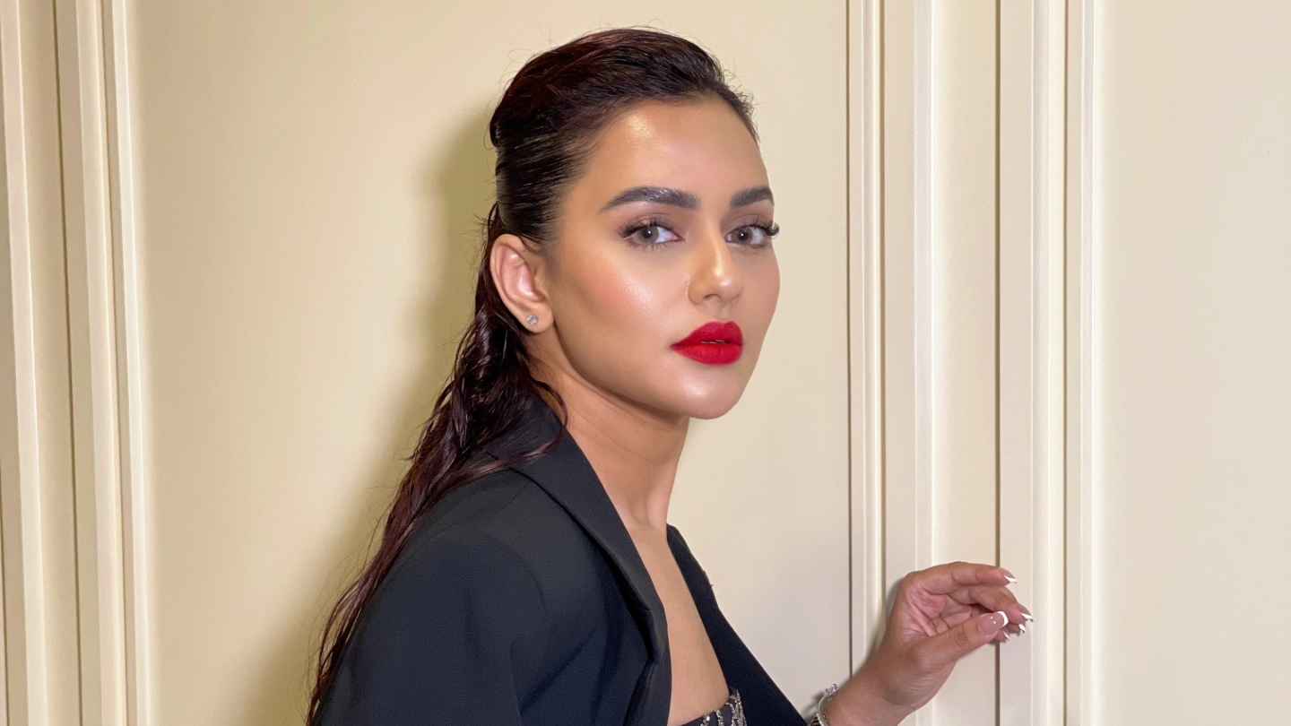 নুসরাত ফারিয়া বিমানবন্দরে আটক