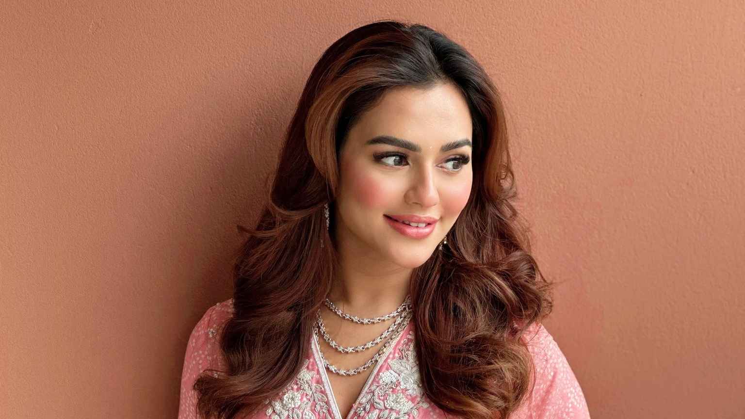 হঠাৎ নুসরাত ফারিয়ার ফেসবুক পোস্ট!