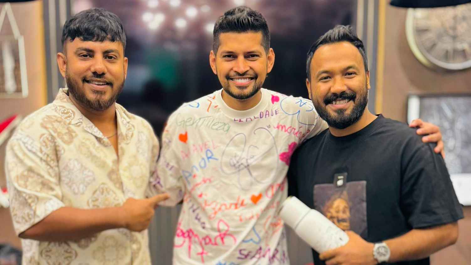 অভিনেতা পলাশকে ‘বিশেষ উপহার’ নেইমারের